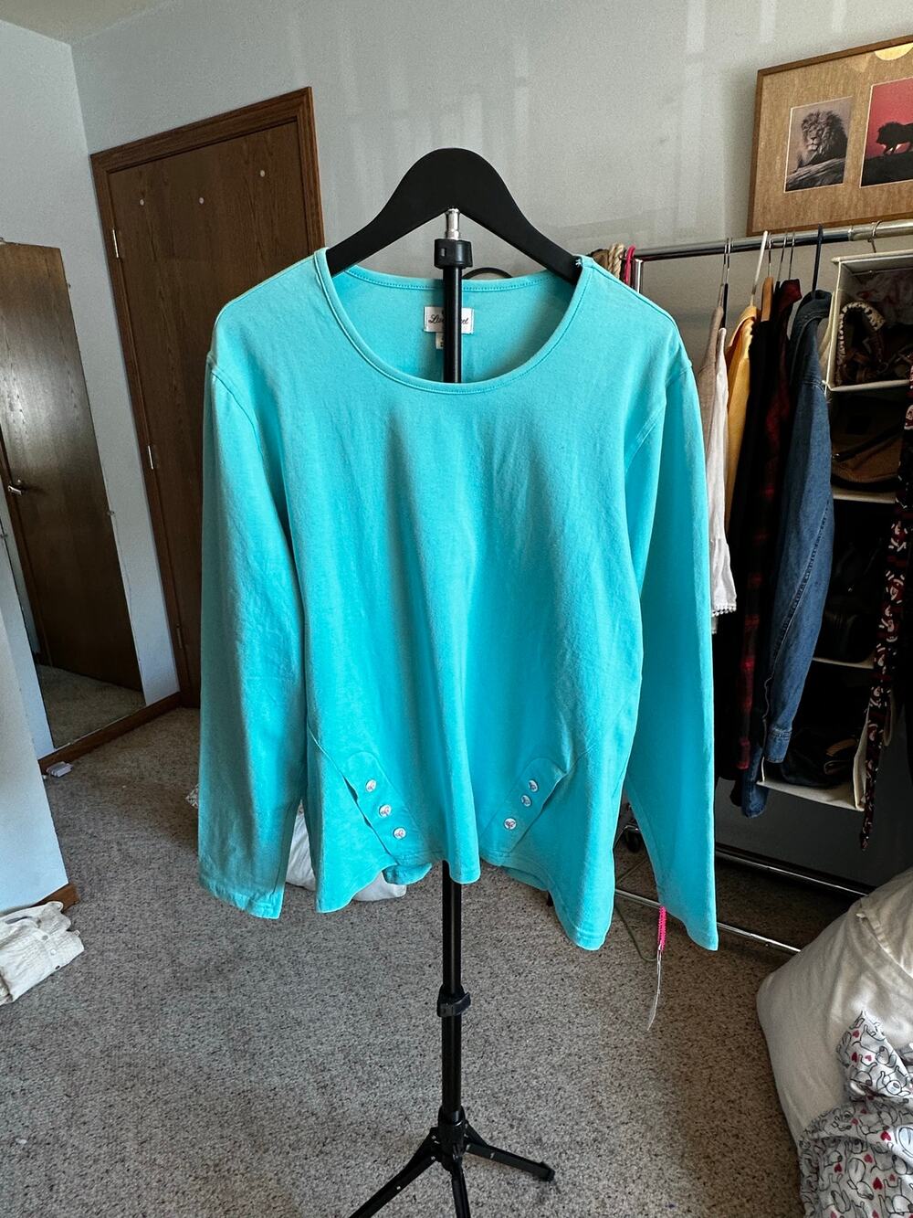 Live Sweet Turquoise Aqua Button Detail Hem Crewneck Pullover Sweatshirt 2X